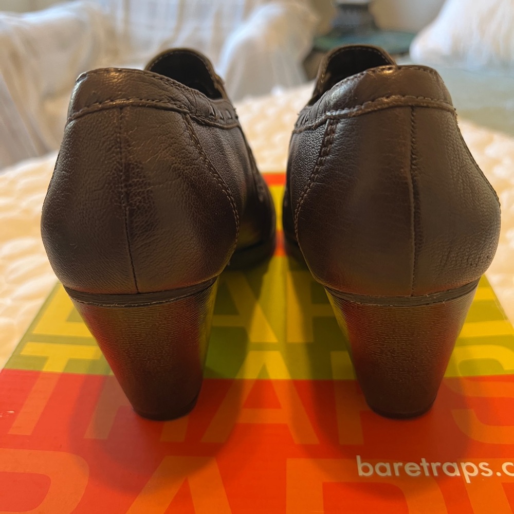 BareTraps “Fallon” brown shoe booties in size 6.5 Medium. - Picture 5 of 9